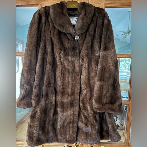Vintage Real 100% Mink Ladies Fur Coat in Chocolate Brown - Picture 1 of 15